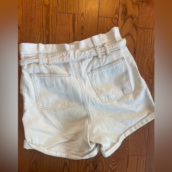 FREE PEOPLE CINDY UTILITY SHORTS PAPER BAG WAIST WHITE IVORY DENIM PLEATED SZ 8 - Picture 6 of 7
